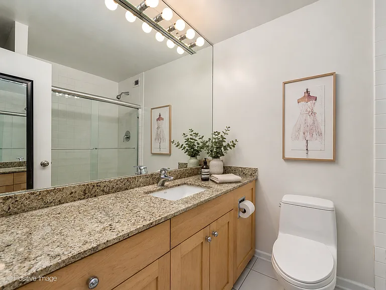 1030 N State St #28M — Photo 11