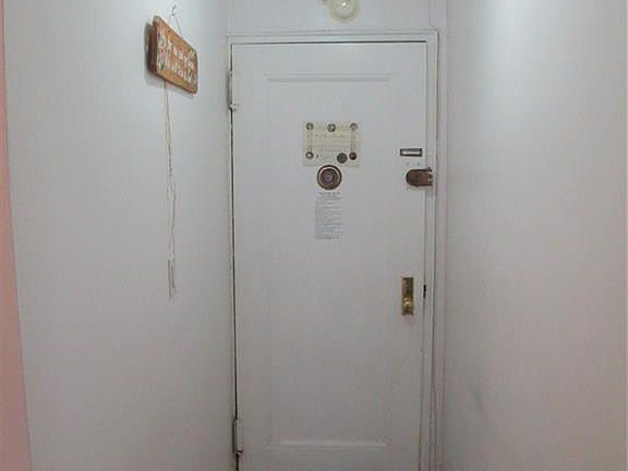 3rd image of 2220 Burnett St APT 4D