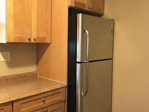 3rd image of 908 Hamilton Blvd APT 7