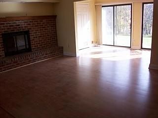 3rd image of 304 Brokaw Ct