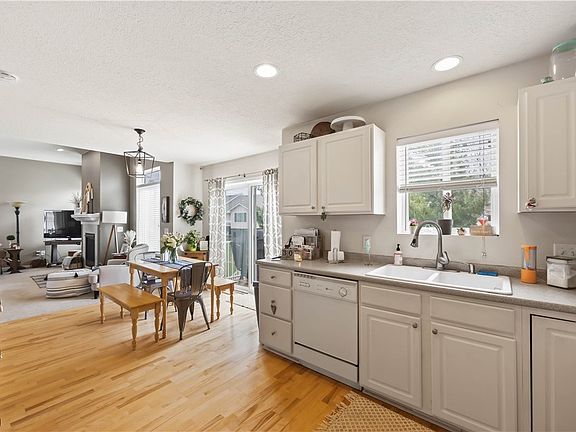 4th image of 6110 Pinewood Ct
