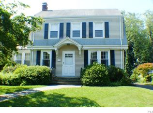 151 Henderson Rd, Fairfield, CT 06824