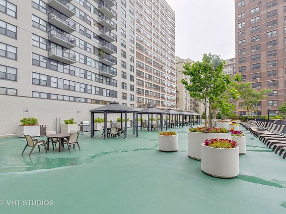 2nd image of 525 W Hawthorne Pl APT 2201