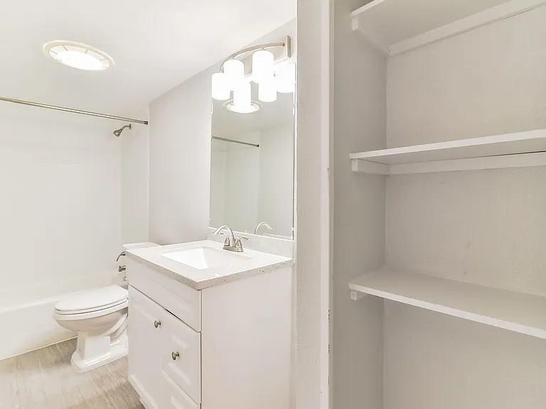 Sun Ridge Apartments — Photo 32