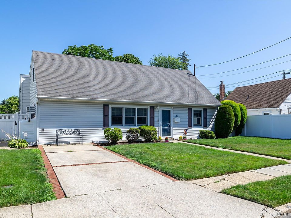 1st image of 3977 Baylis Road