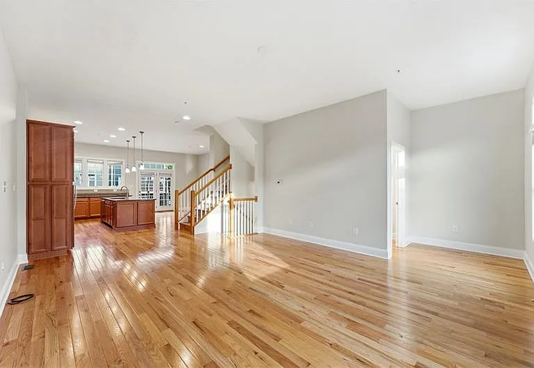 335 Osona Ln — Photo 14