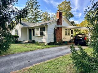 2 Edgewood Ln, Mansfield, CT 06250