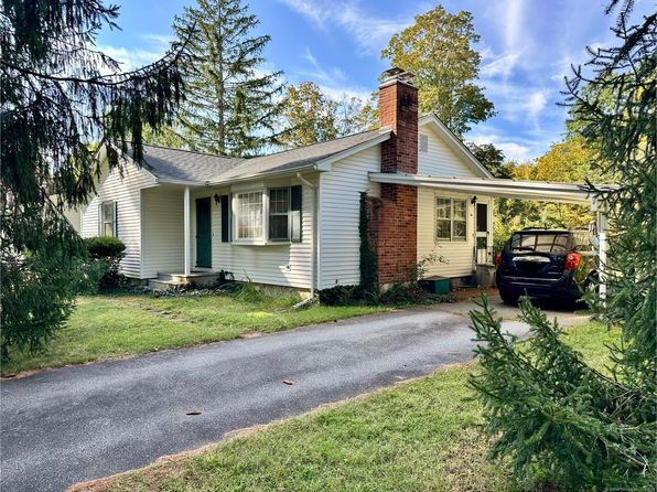 2 Edgewood Ln