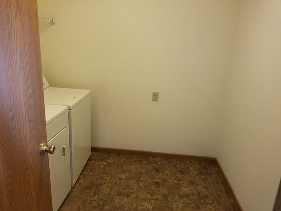 4th image of 2334 Hopkins Dr