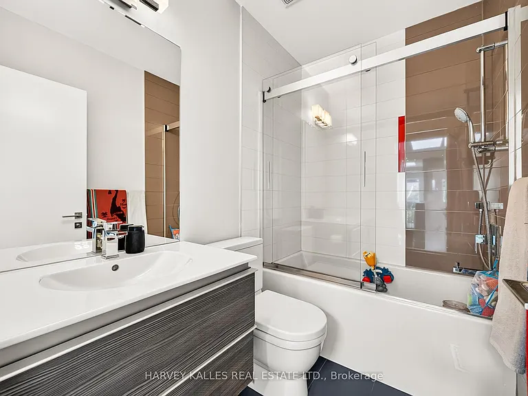 235 Cedarvale Ave — Photo 27