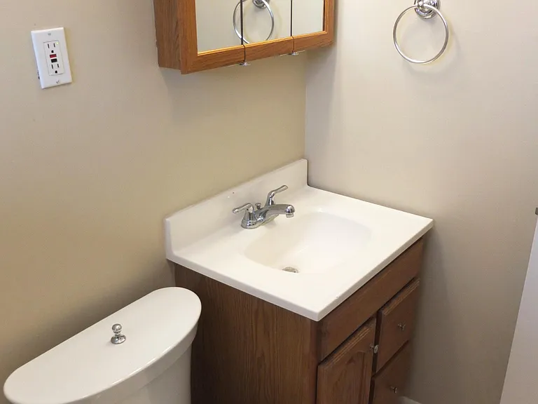 35 Renwood Pl — Photo 12