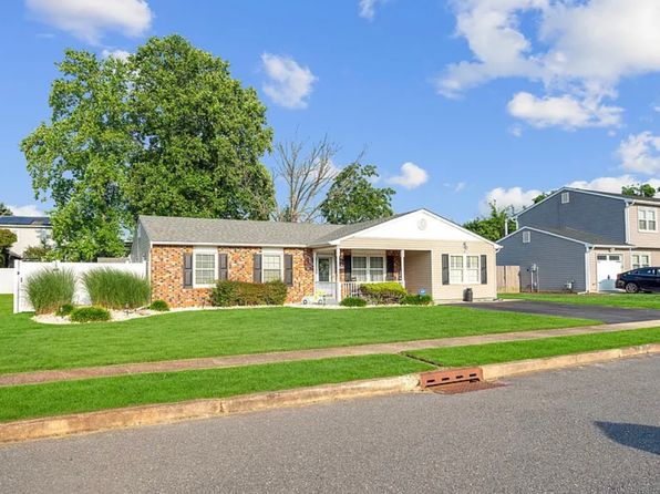17 Evergreen Pl