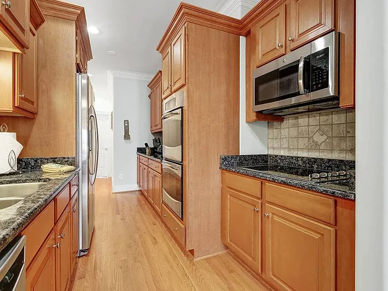 305 S Lake Park Blvd #106 — Photo 10