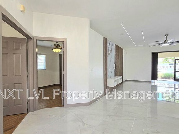 5th image of 511 SE 25th Ter