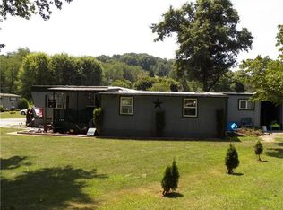 827 Goldfinch Dr, Apollo, PA 15613