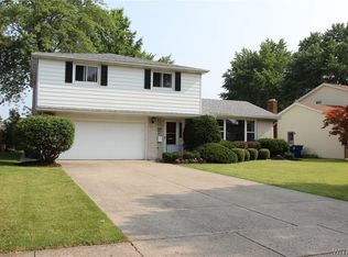 549 Cottonwood Dr, Buffalo, NY 14221