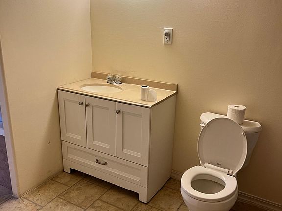 4th image of 1939 Juniper St #2
