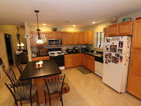 5th image of 2 Orange Tree Ct