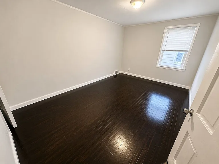 16151 Robson St — Photo 8