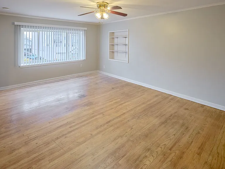 Clermont Apartments — Photo 3