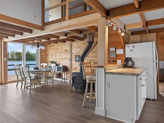 4th image of 27 Cottage Ln
