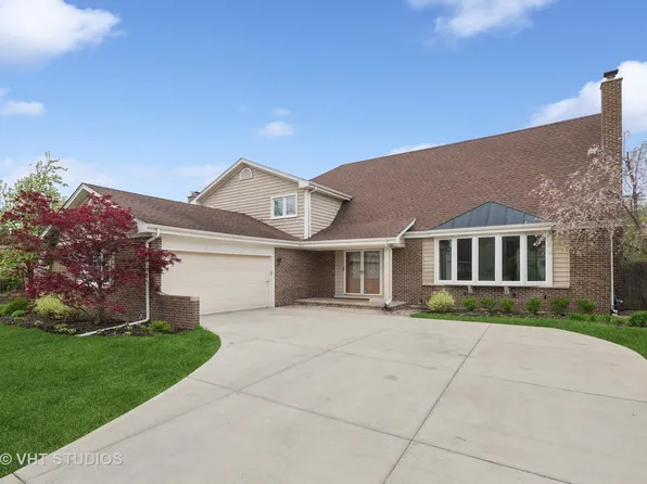 4000 Rutgers Ln, Northbrook, IL 60062