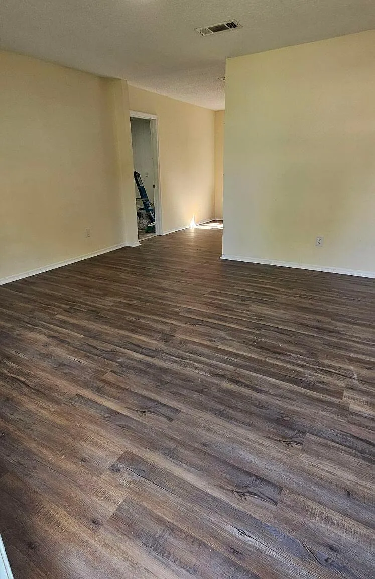 7637 Dartmoor Dr — Photo 2