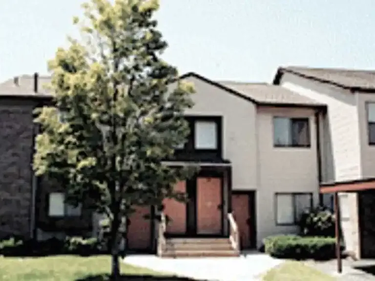 Woodcrest Apartments — Photo 13