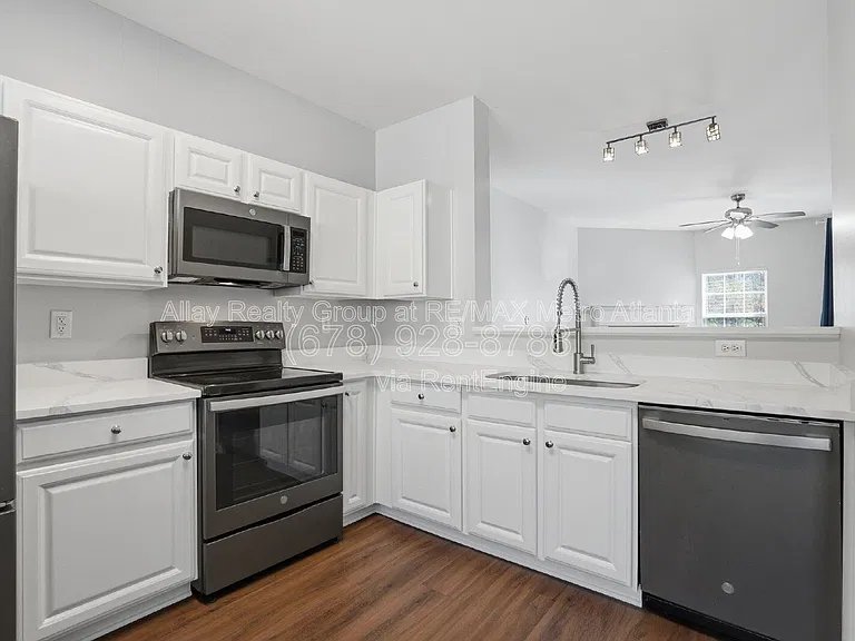 648 Providence Pl SW #37 — Photo 9