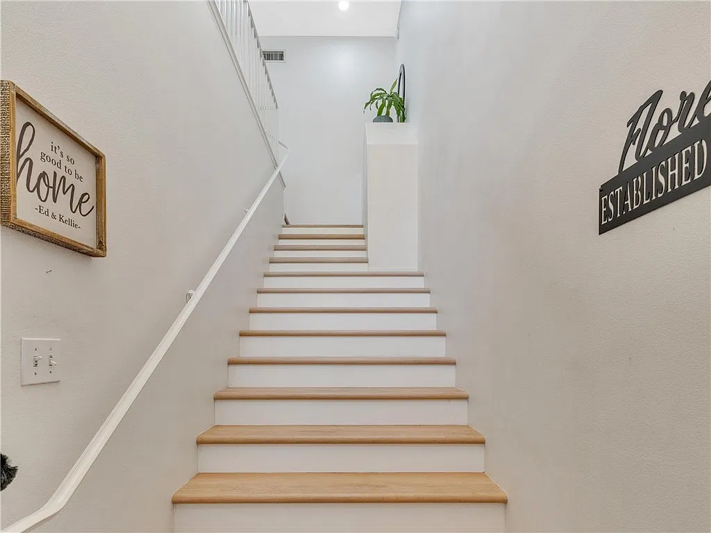 2 bed, 1020 sqft, $3,250 — Photo 4