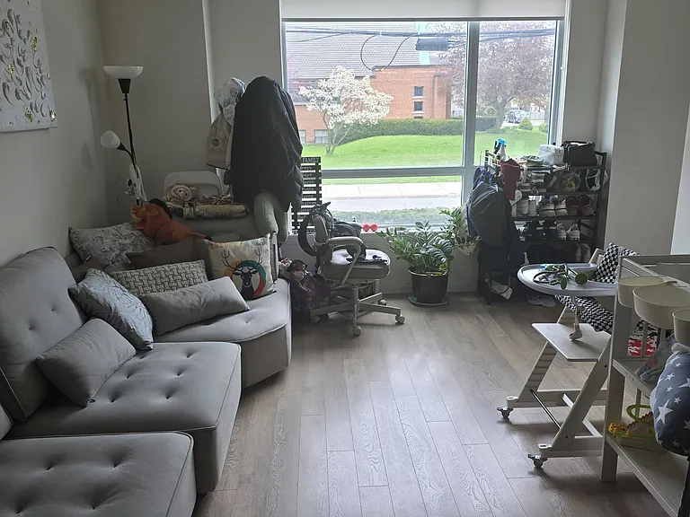 680 Atwater Ave #22 — Photo 4