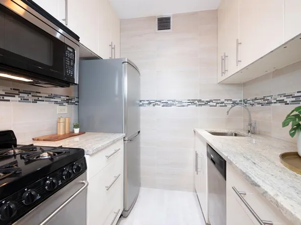 160 East 65th Street 8A image 3 of 4