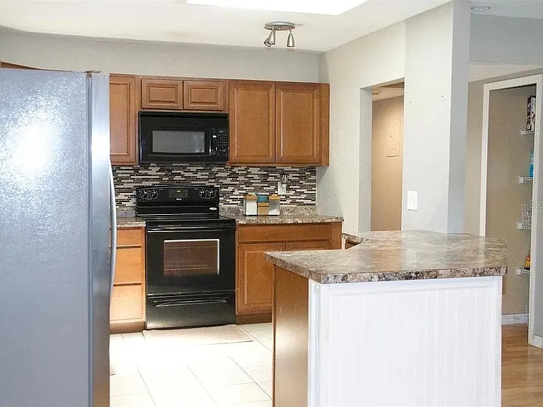 2809 Gulfstream Rd — Photo 4