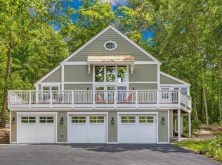 N1542 N Creekside Ln, Lake Geneva, WI