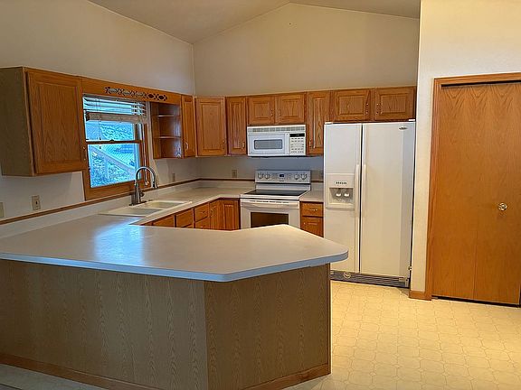 2nd image of 675 Timberlane Dr