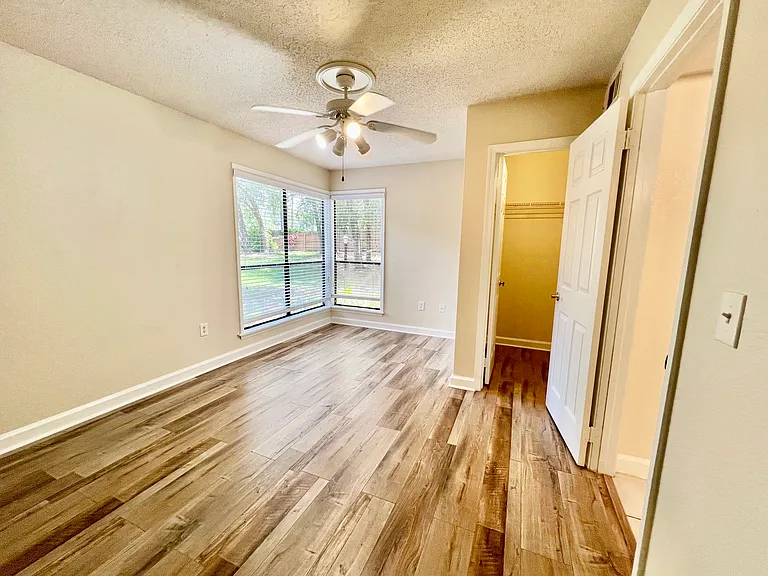 940 Douglas Ave #104 — Photo 14