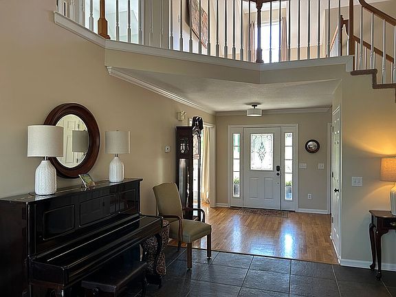 5th image of 9428 Lazy Circle Dr