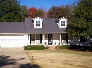 189 Skyridge Dr, Anniston, AL 36207