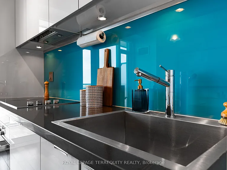 21 Widmer St #4203 — Photo 16