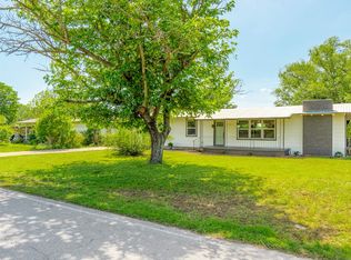 129 Westline Rd, Azle, TX 76020