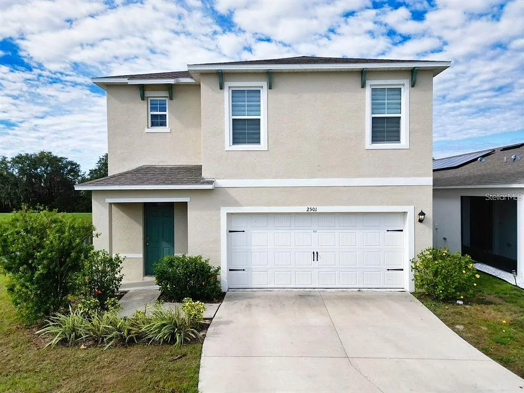 5 bed, 3.0 bath, 2522 sqft, $2,550 — Photo 2
