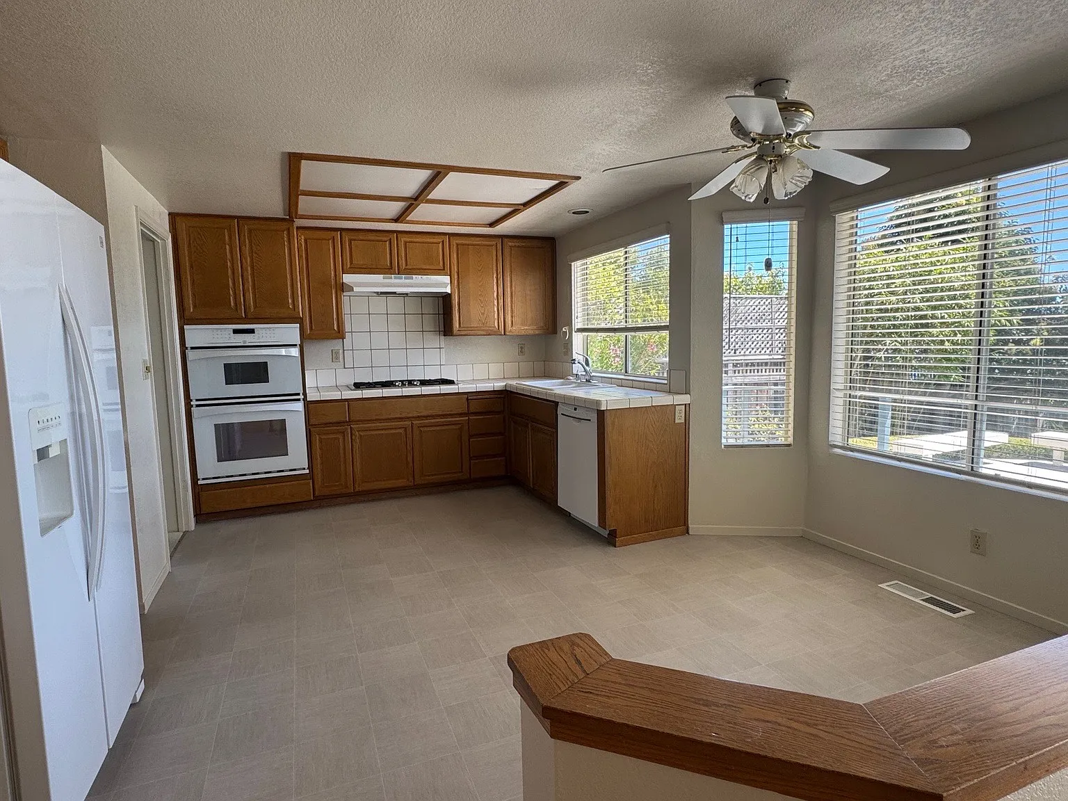 4 bed, 2316 sqft, $7,000 — Photo 3