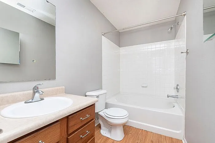 1943 Dutch Elm Dr — Photo 17