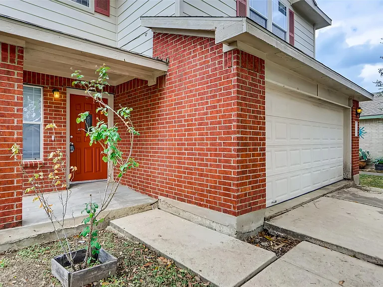 1700 Anise Dr — Photo 3