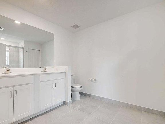 4th image of 6867 Broadwater Ln