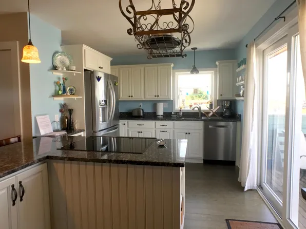 25 Briarwood Ave Unit B, Middletown, RI 02842