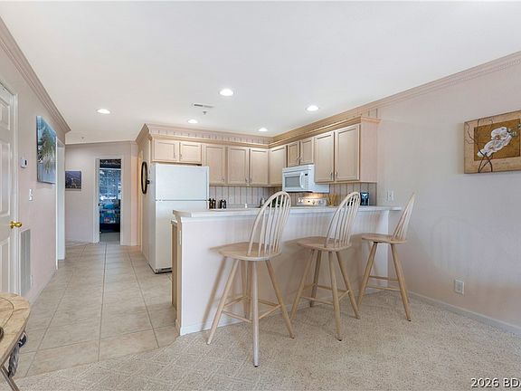 5th image of 164 Sac Rd #B201