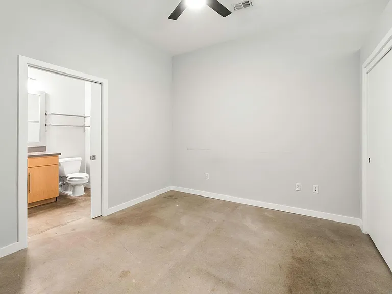 507 Sabine St #403 — Photo 18