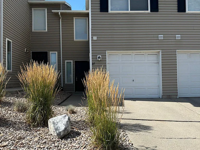 665 E Eaglewood Dr #27 — Photo 1