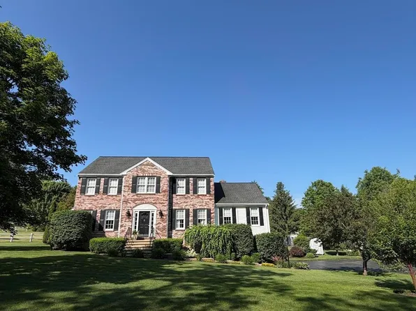 1 Brenton Wood Rd, Hudson, MA 01749